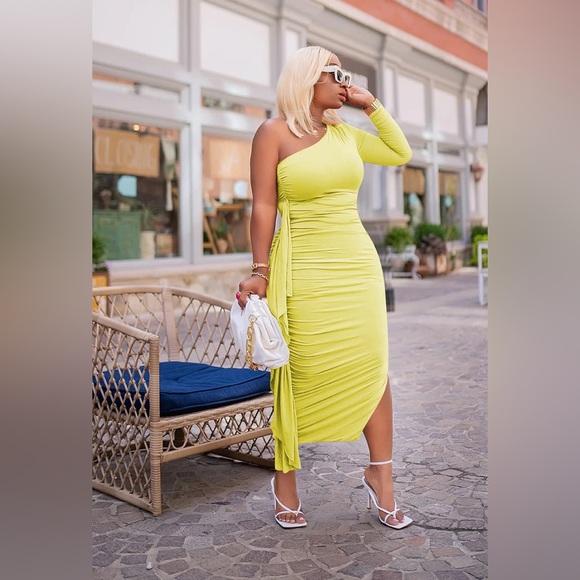 Beautiful yellow dress - Picture 1 of 1